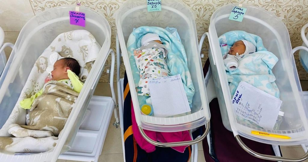 bambini ucraini nati da mamme surrogate