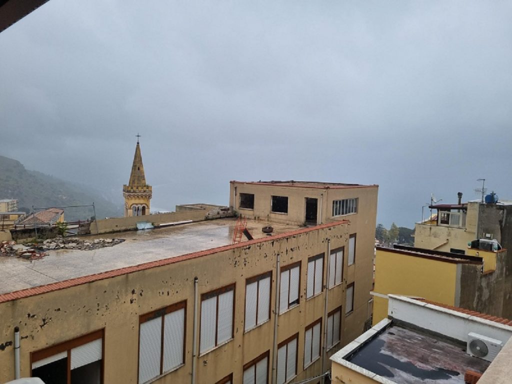 crollo scuola Vittorino da Feltre di Taormina (