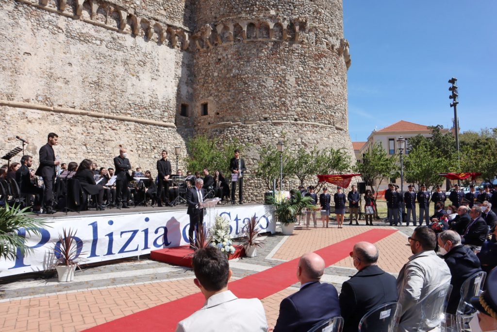 Anche a Reggio Calabria si celebra il 170esimo anniversario della Polizia  di Stato, grande festa a Piazza Castello