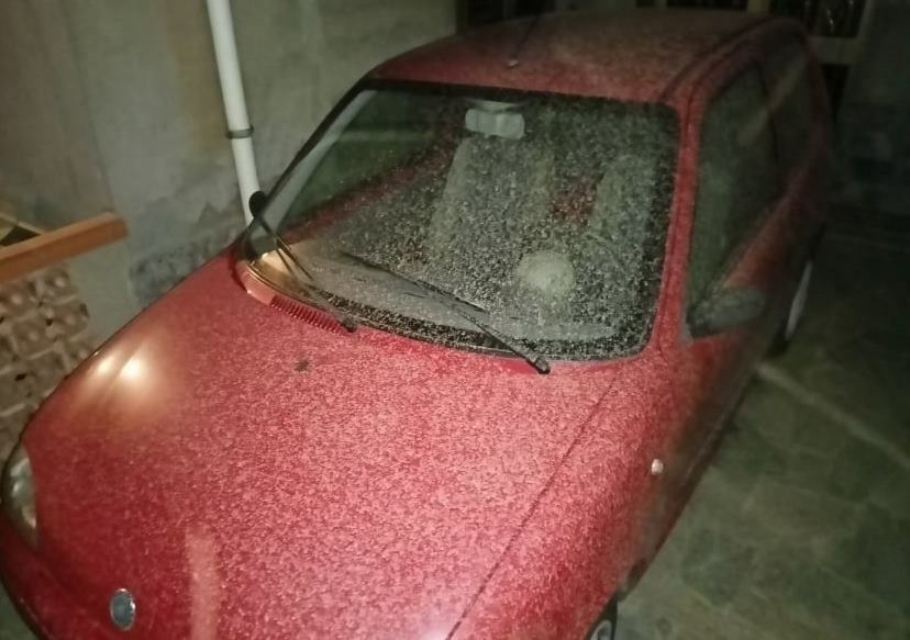 Auto sporche di sabbia a Reggio Calabria