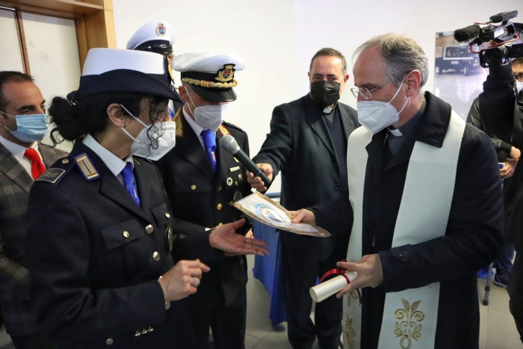 Benedizione mezzi polizia locale e visita dell'arcivescovo