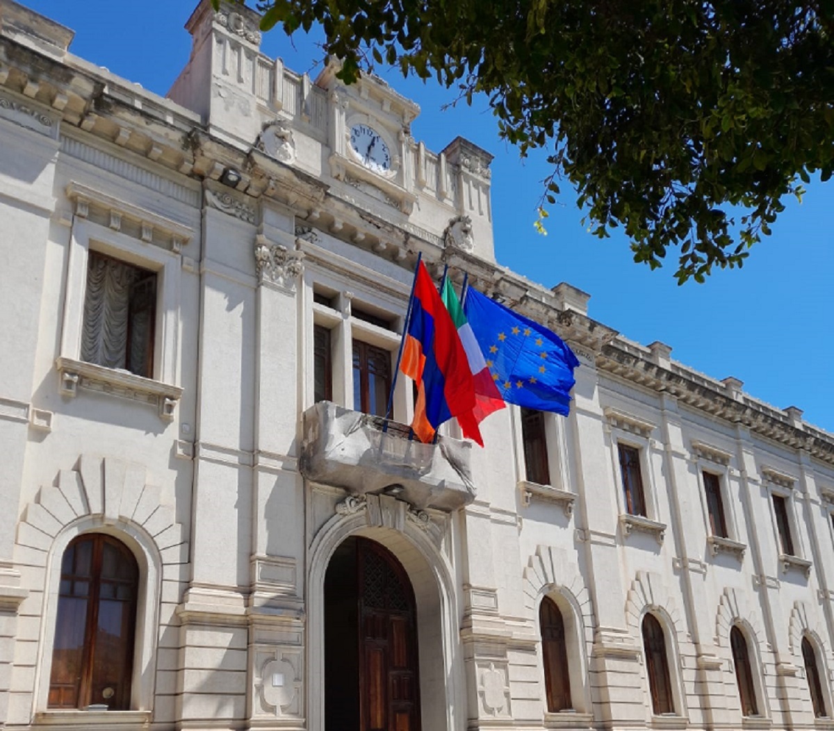 palazzo san giorgio-bandiera armenia