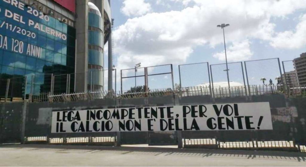 striscione tifosi palermo per fallimento catania