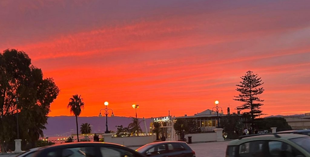 tramonto reggio calabria 30 aprile 2022