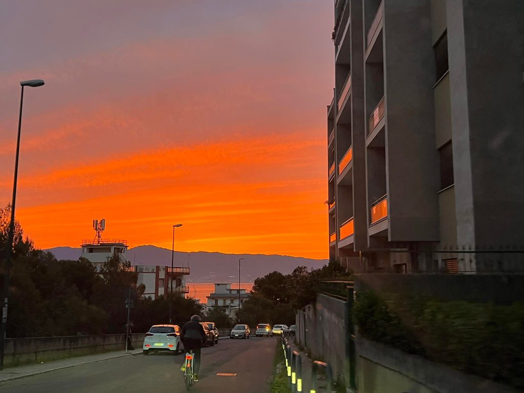 tramonto reggio calabria 30 aprile 2022