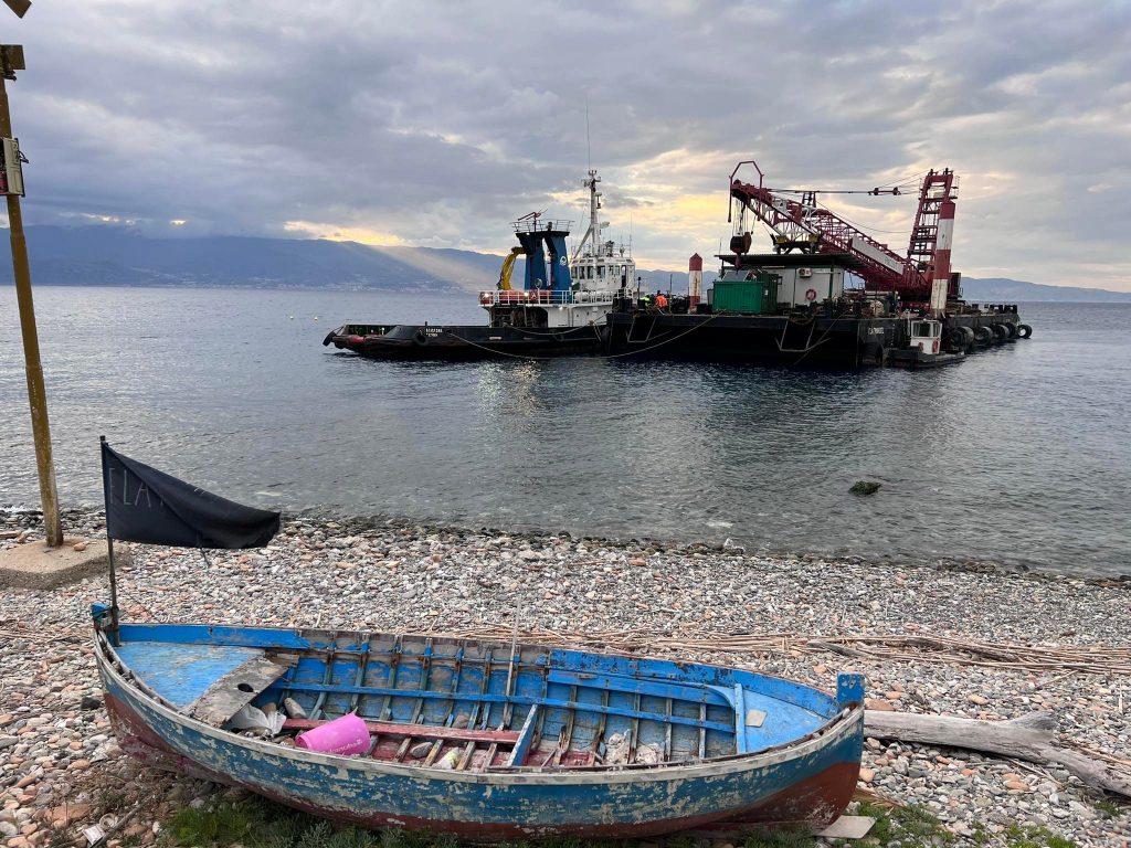 chiatte sul lungomare reggio