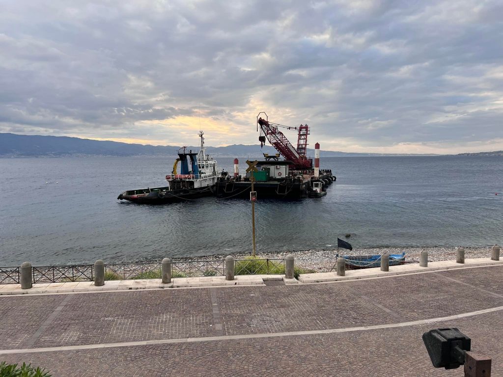 chiatte sul lungomare reggio