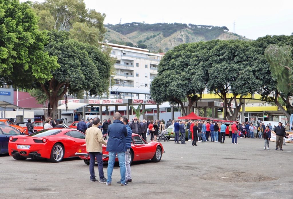 sfilata ferrari 1 maggio reggio calabria