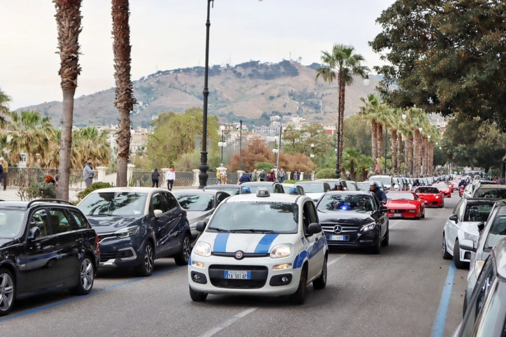 sfilata ferrari 1 maggio reggio calabria