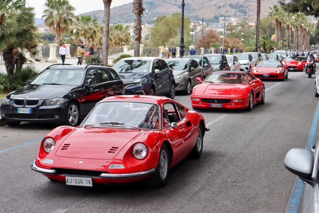 sfilata ferrari 1 maggio reggio calabria