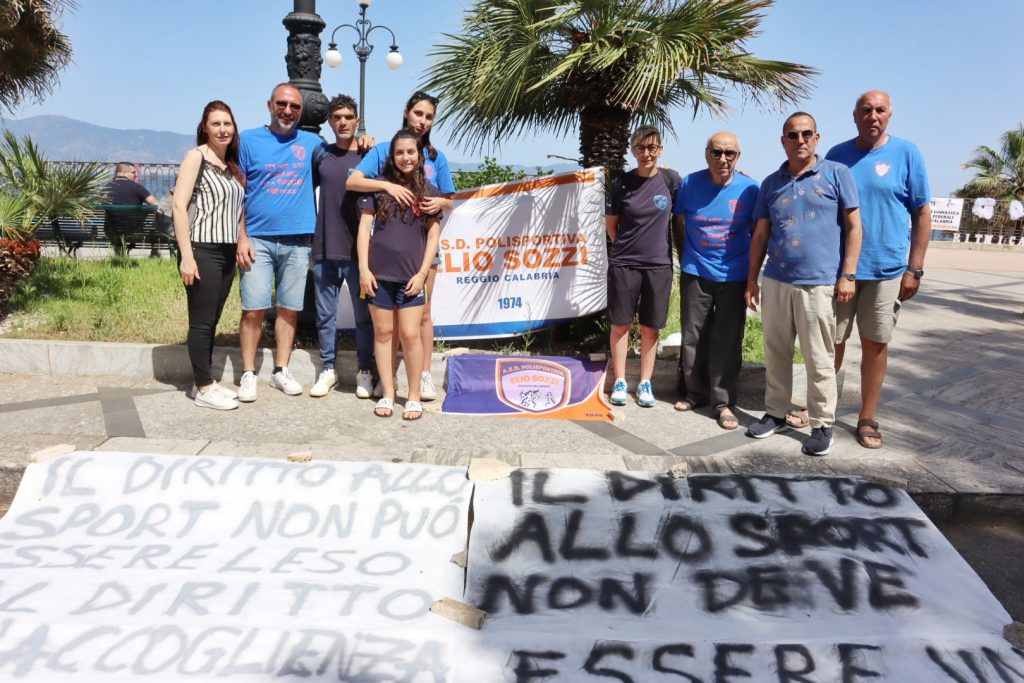 Protesta società sportiva Elio Sozzi giornata dello sport reggio calabria