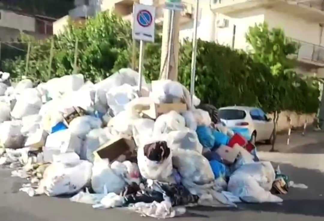 emergenza spazzatura contrada gagliardi reggio calabria