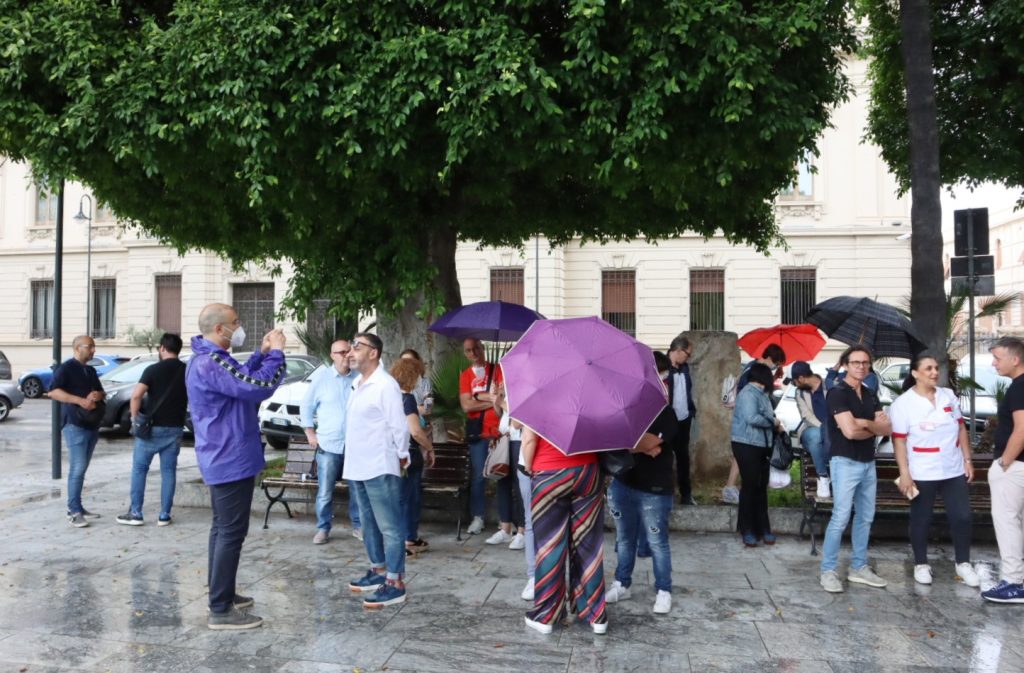 protesta dipendenti cliniche private