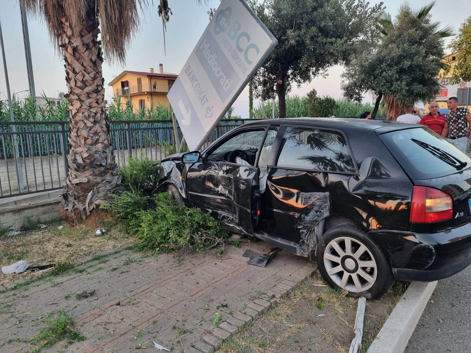 Drammatico Incidente Sulla Statale In Calabria Donna Muore Nello Scontro Tra Due Auto Foto