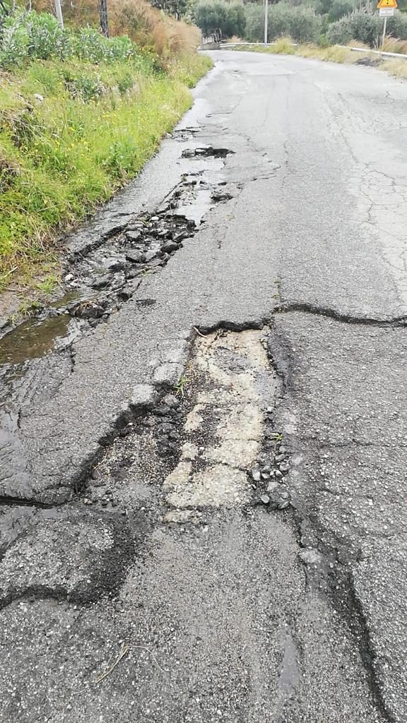 Spazzatura, buche, scarsa manutenzione Comitato Pro Vinco e Pavigliana