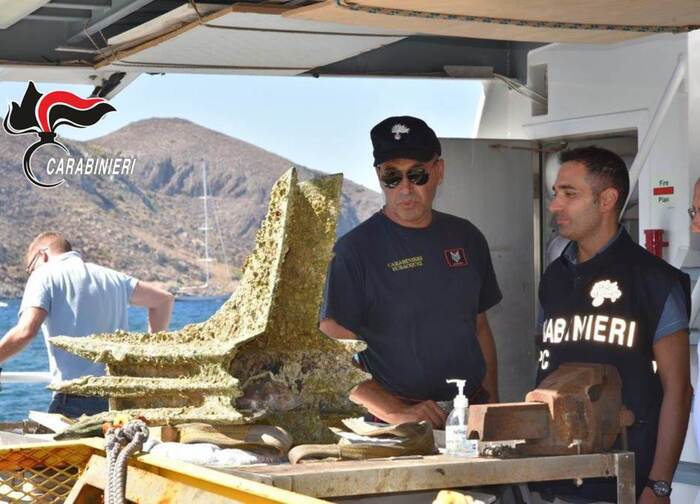 rostro bronzo egadi carabinieri palermo