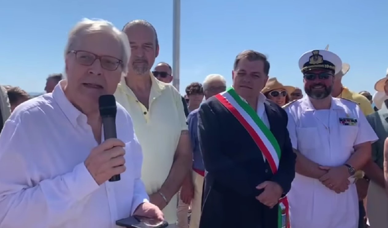 sgarbi bronzi riace prigionieri reggio calabria