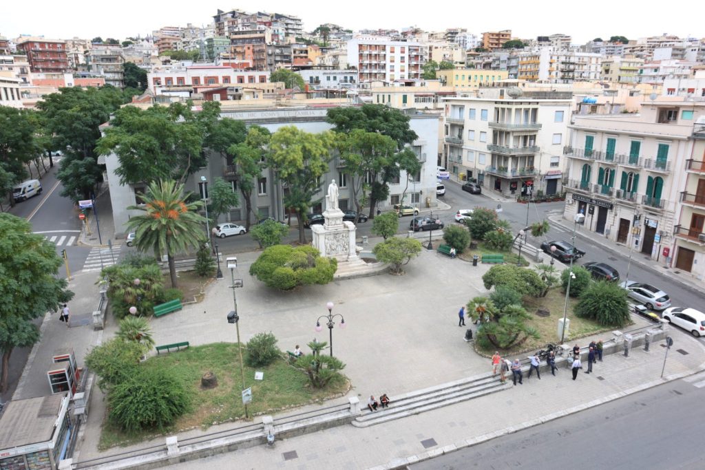 Piazza De Nava