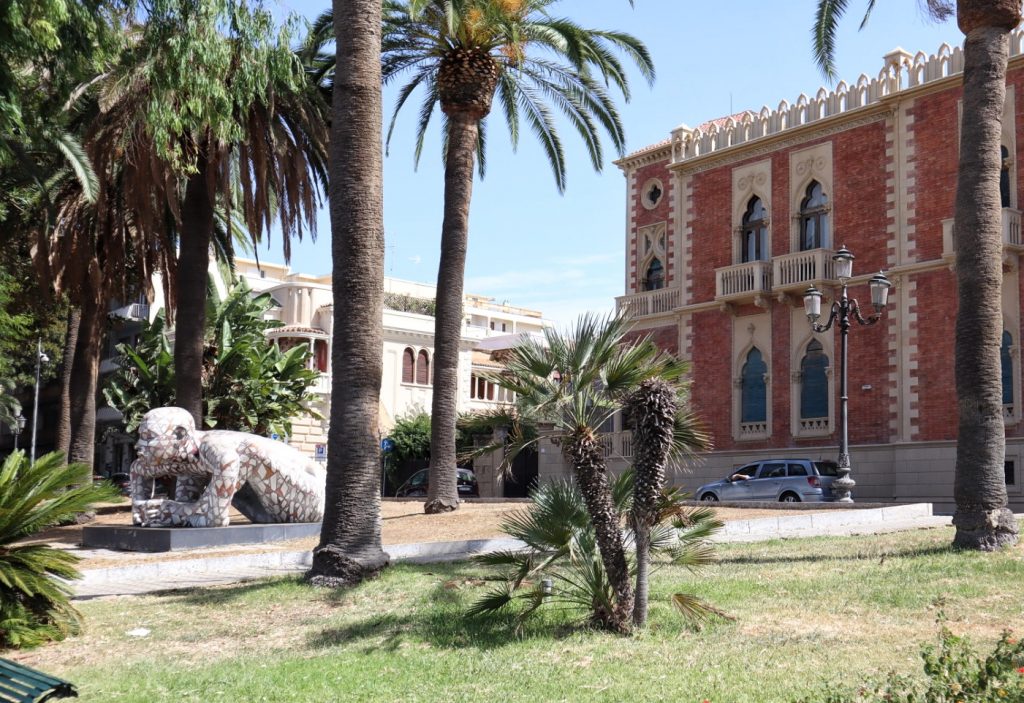 Statue di Rabarama a Reggio Calabria