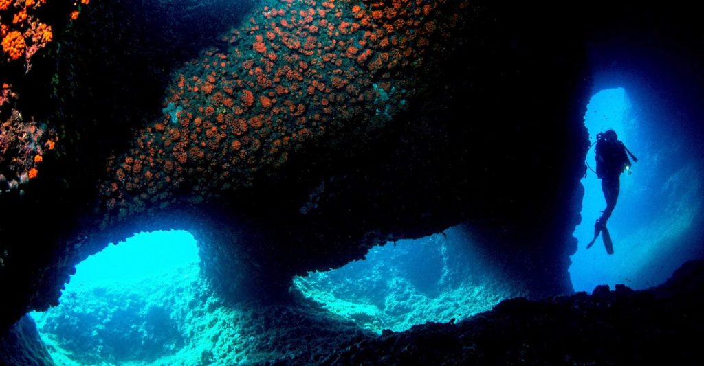 grotta dello Zaffiro Baia di Ieranto