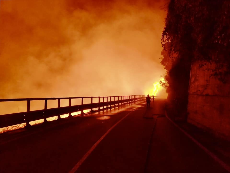 incendio sterpaglie tra bagnara e favazzina