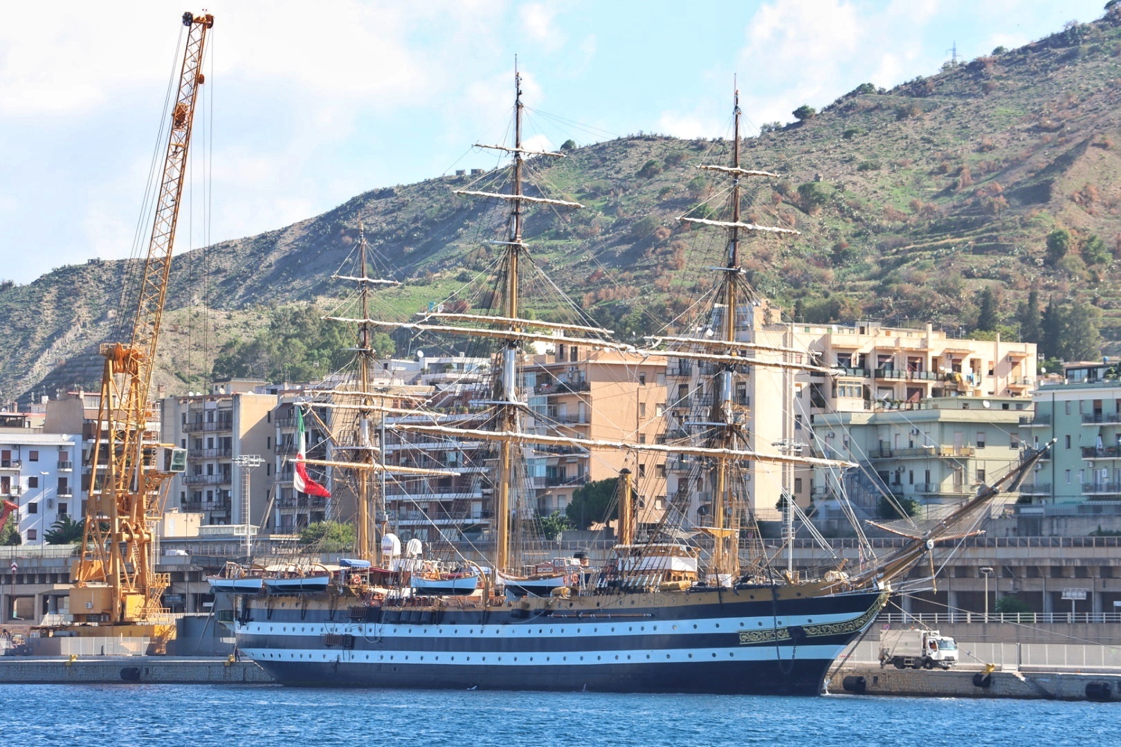 nave amerigo vespucci