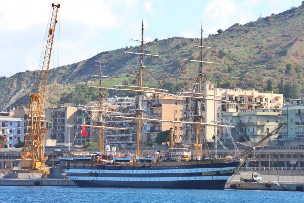 nave amerigo vespucci