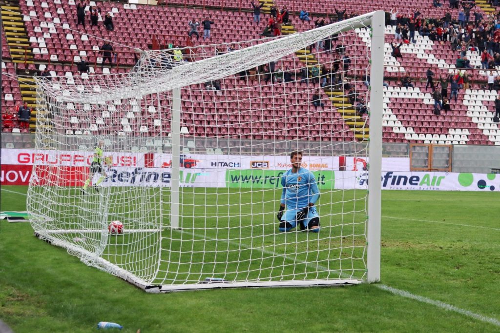 Reggina-Benevento Hernani rigore gol 1-0