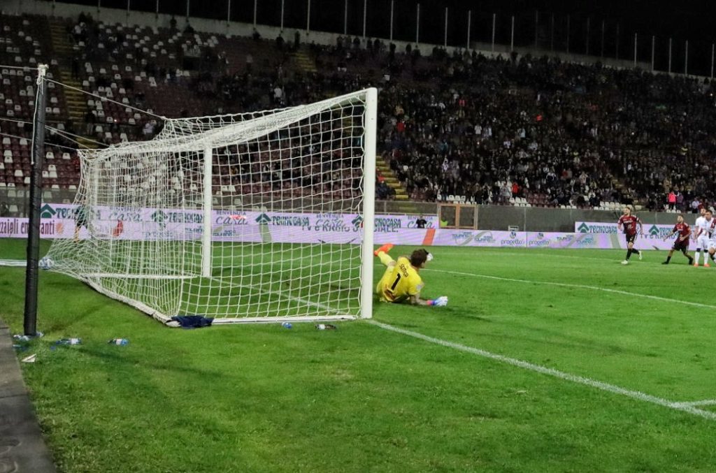 Reggina-Genoa gol Hernani rigore