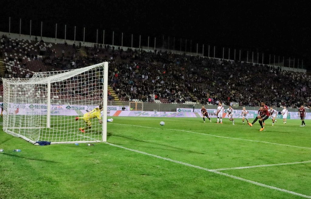 Reggina-Genoa gol Hernani rigore