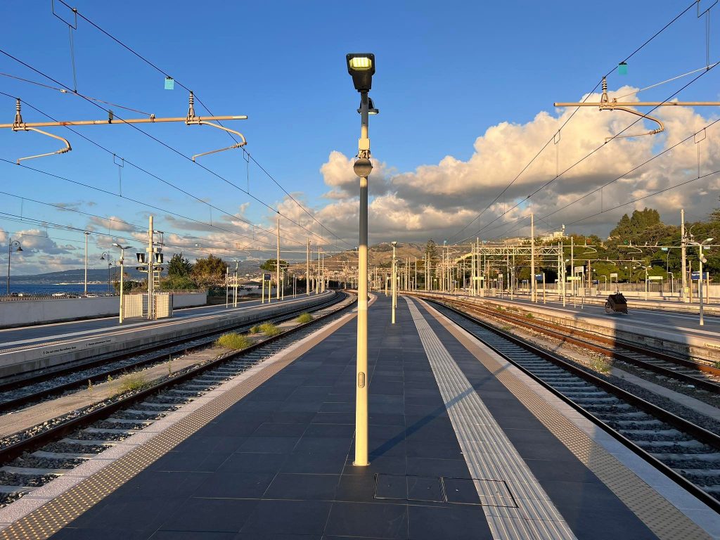 stazione centrale reggio calabria binari