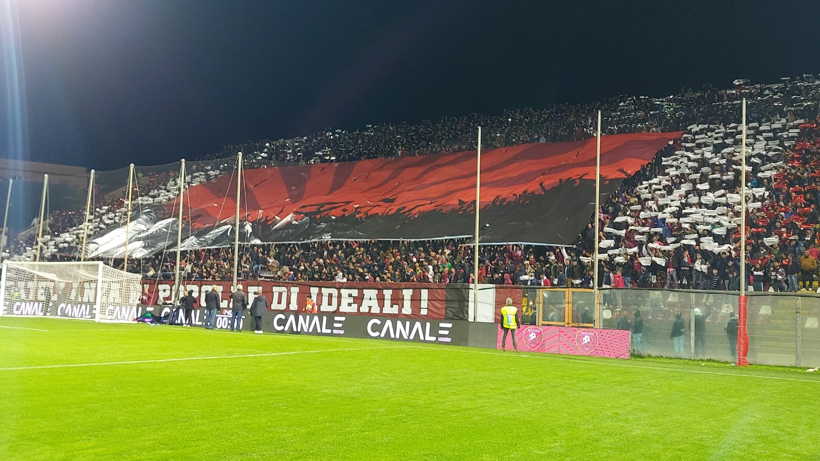 Coreografia Reggina-Bari Curva Sud tifosi Granillo