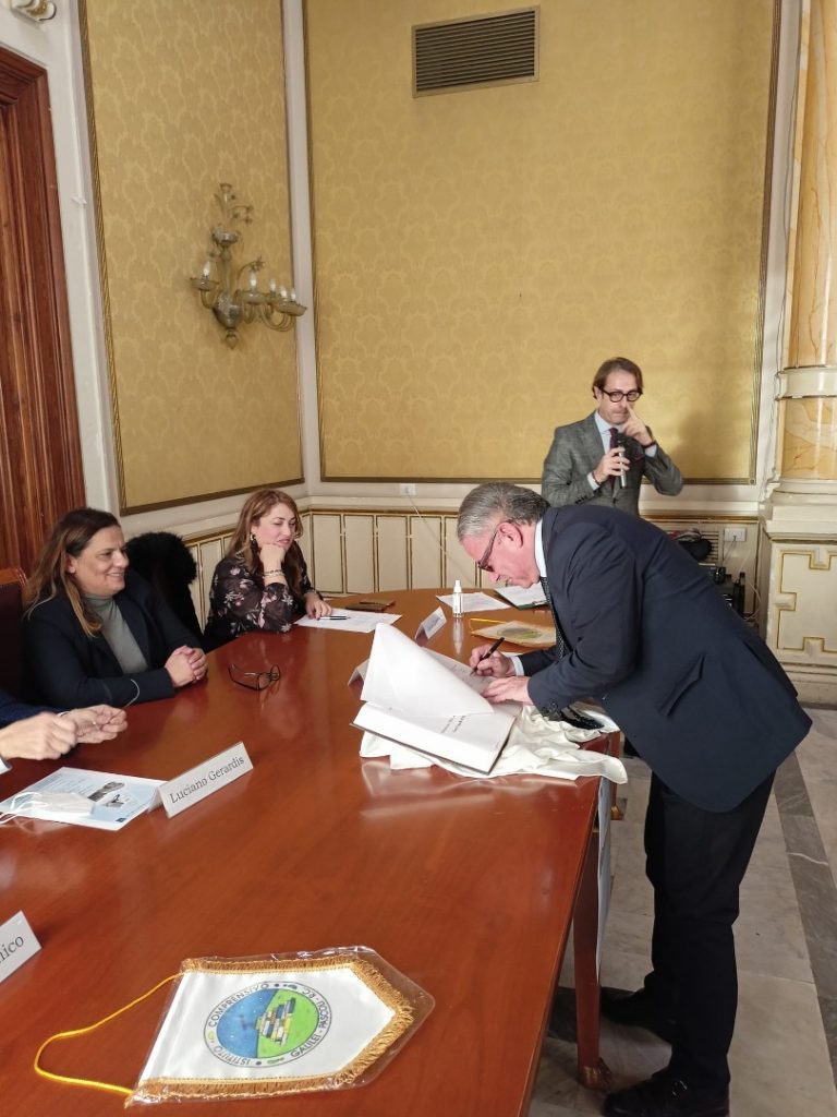 Firma protocollo di intesa Incontri di legalità Istituto Comprensivo Galilei-Pascoli, Corte d'Appello di Reggio Calabria, Tribunale per i Minorenni