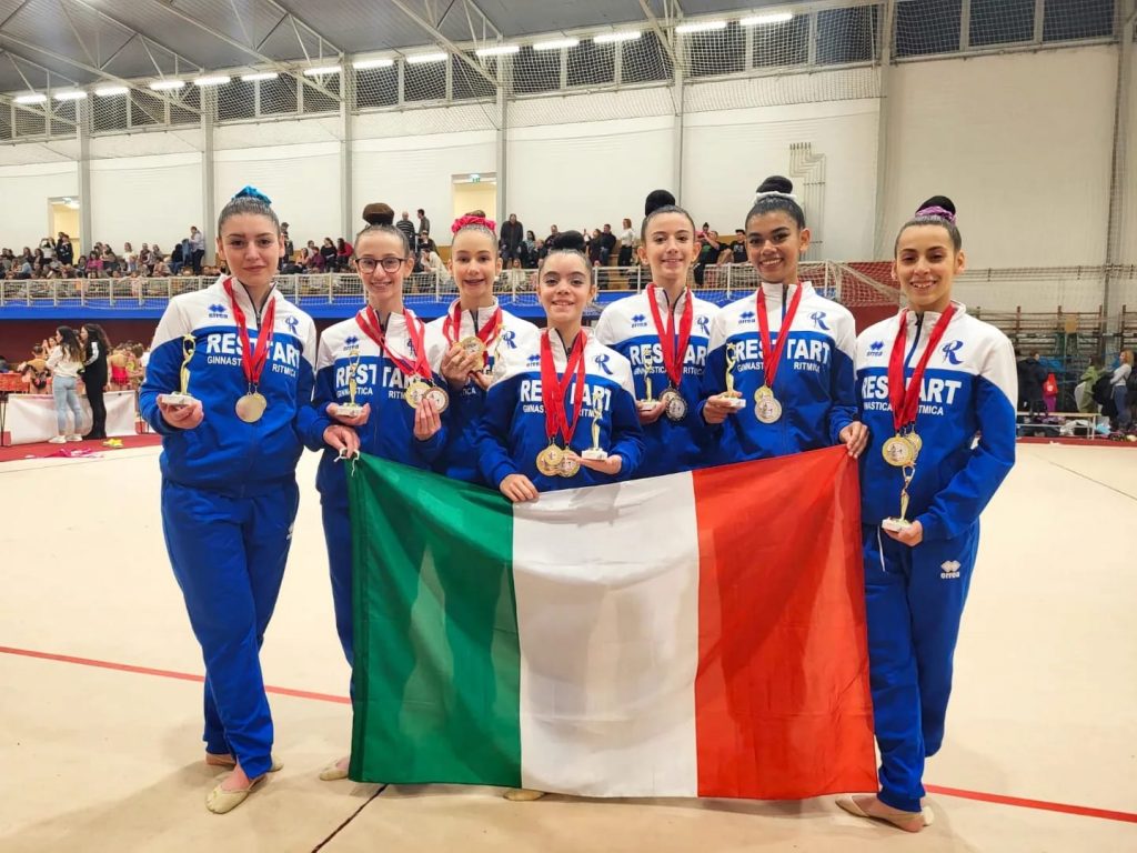 Ritmica Restart 11 medaglie in Ungheria