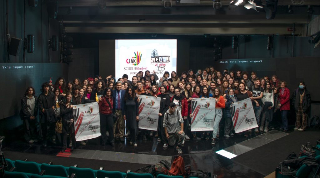 Studenti Oscar del cinema scolastico foto di gruppo alle Ciminiere