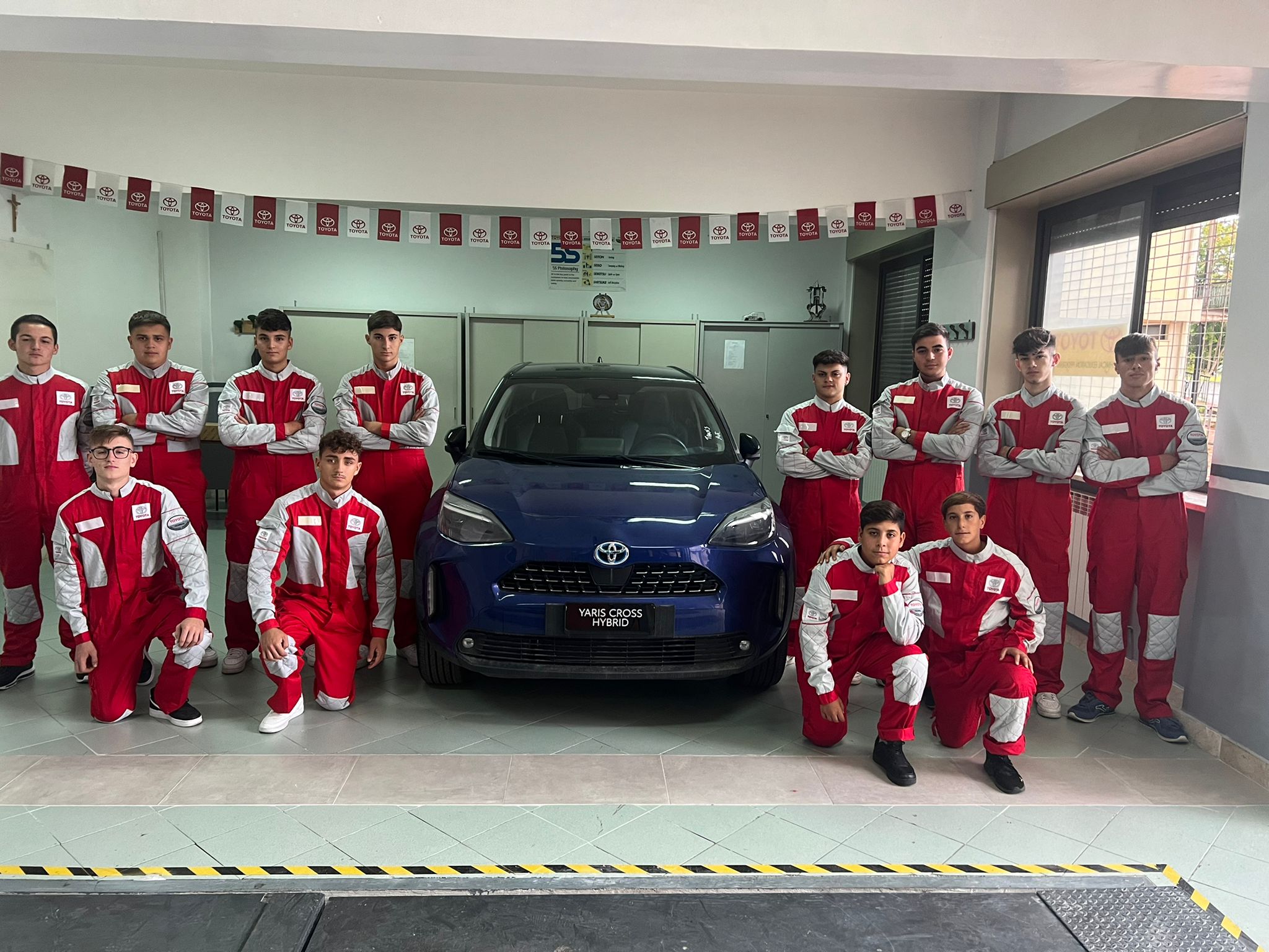 nuova Yaris Cross Hybrid Toyota Istituto Majorana