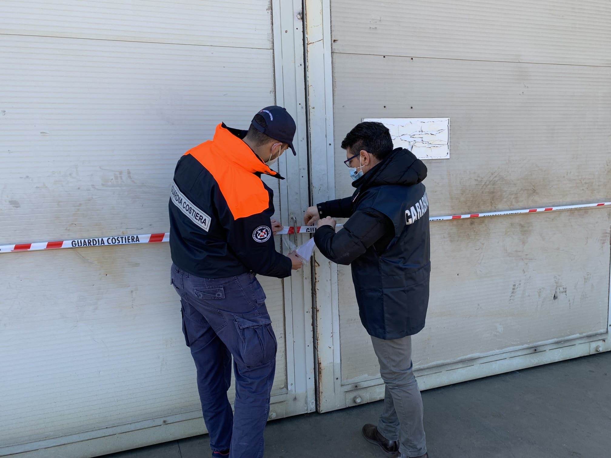 sequestro carabinieri guardia costiera