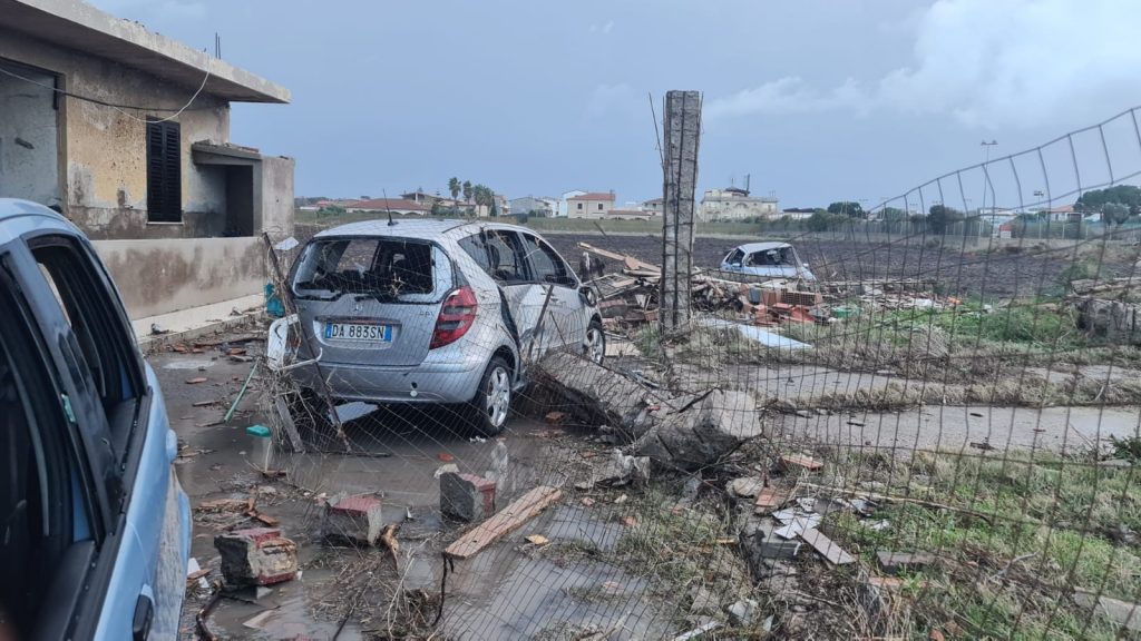 tornado isola capo rizzuto