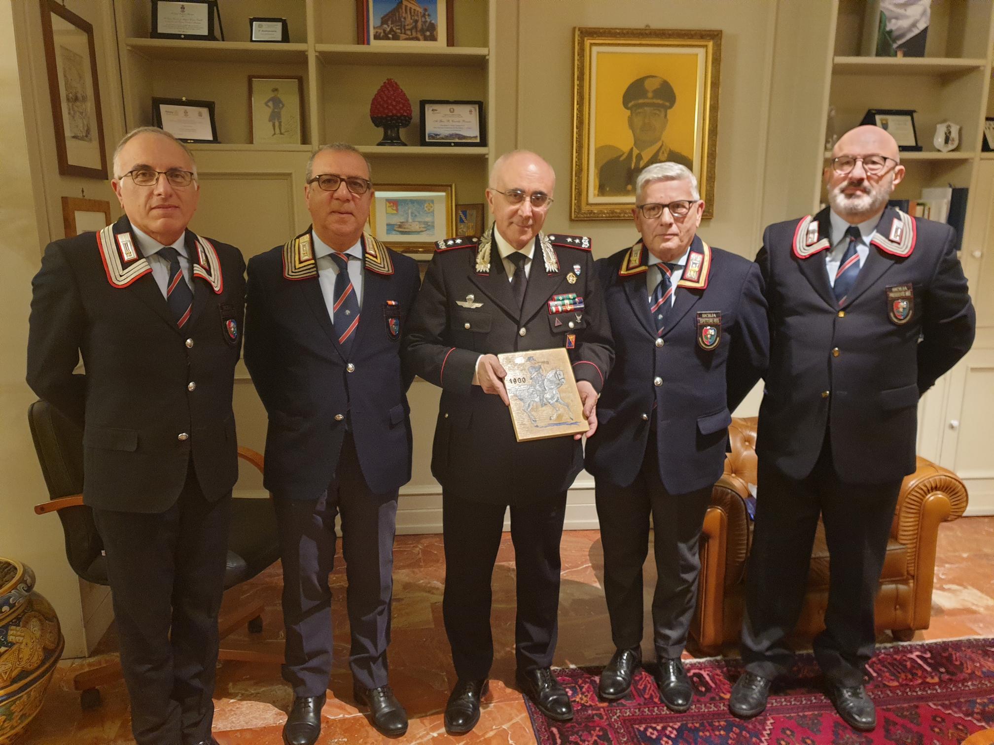 Messina: il Generale Castello incontra l'associazione nazionale carabinieri