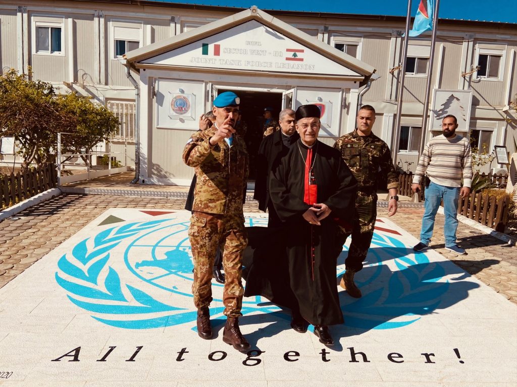 Patriarca visita militari italiani libano