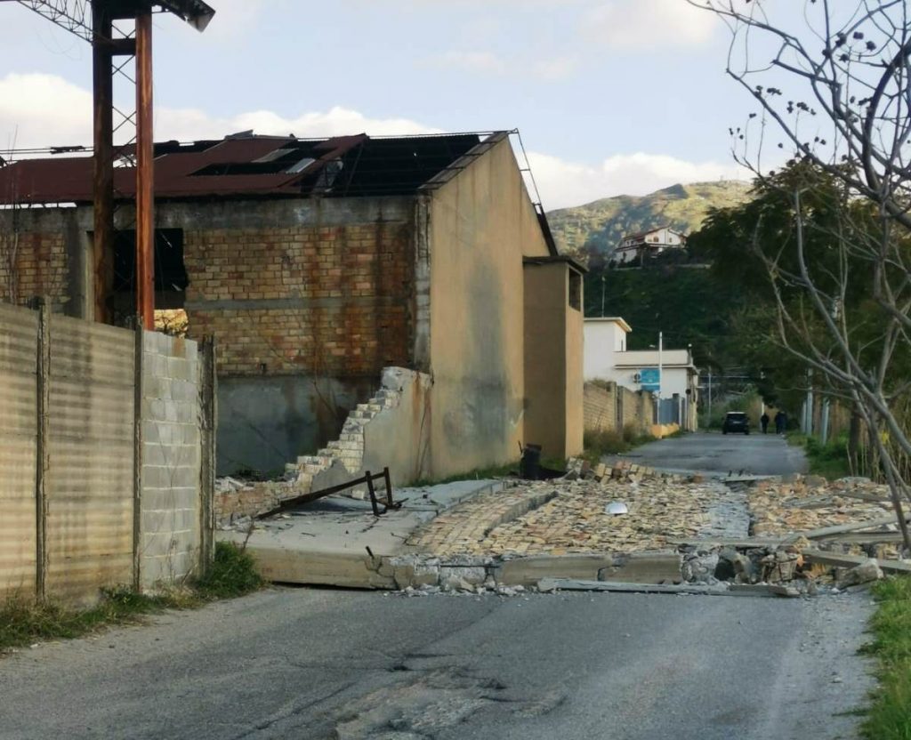 Cade muro Bovetto a Reggio Calabria (2)