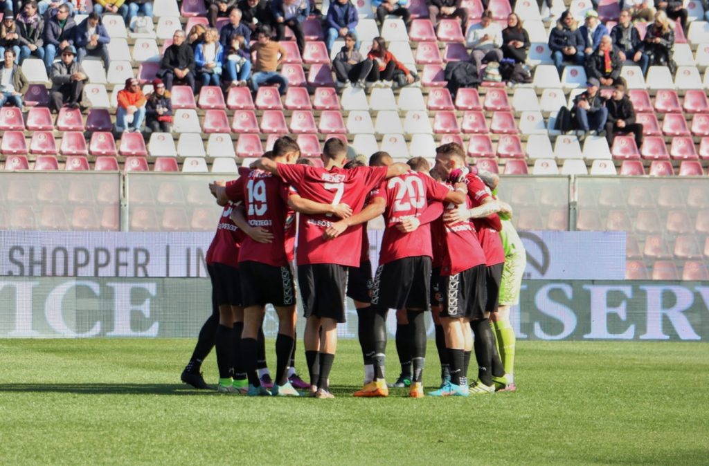 Reggina-Pisa abbraccio