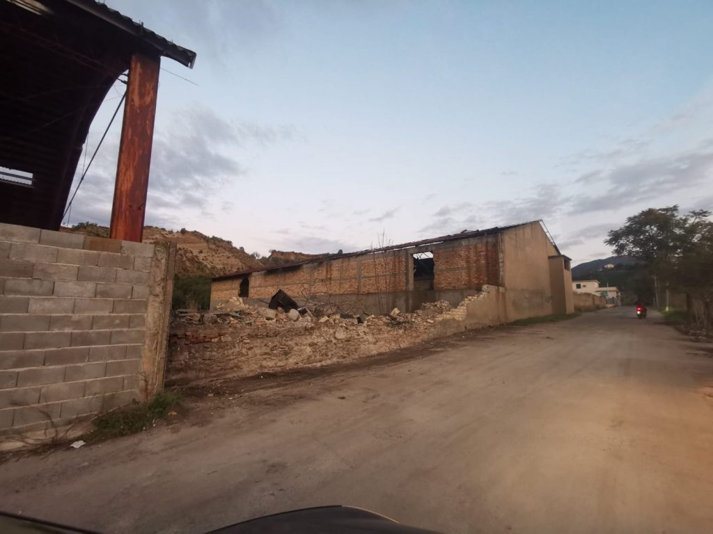 Ripulita strada dopo caduta muro a Bovetto, Reggio Calabria