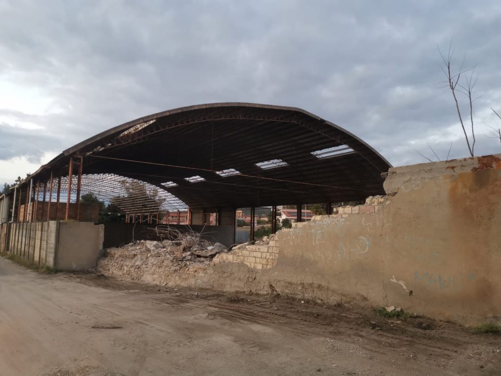 Ripulita strada dopo caduta muro a Bovetto, Reggio Calabria