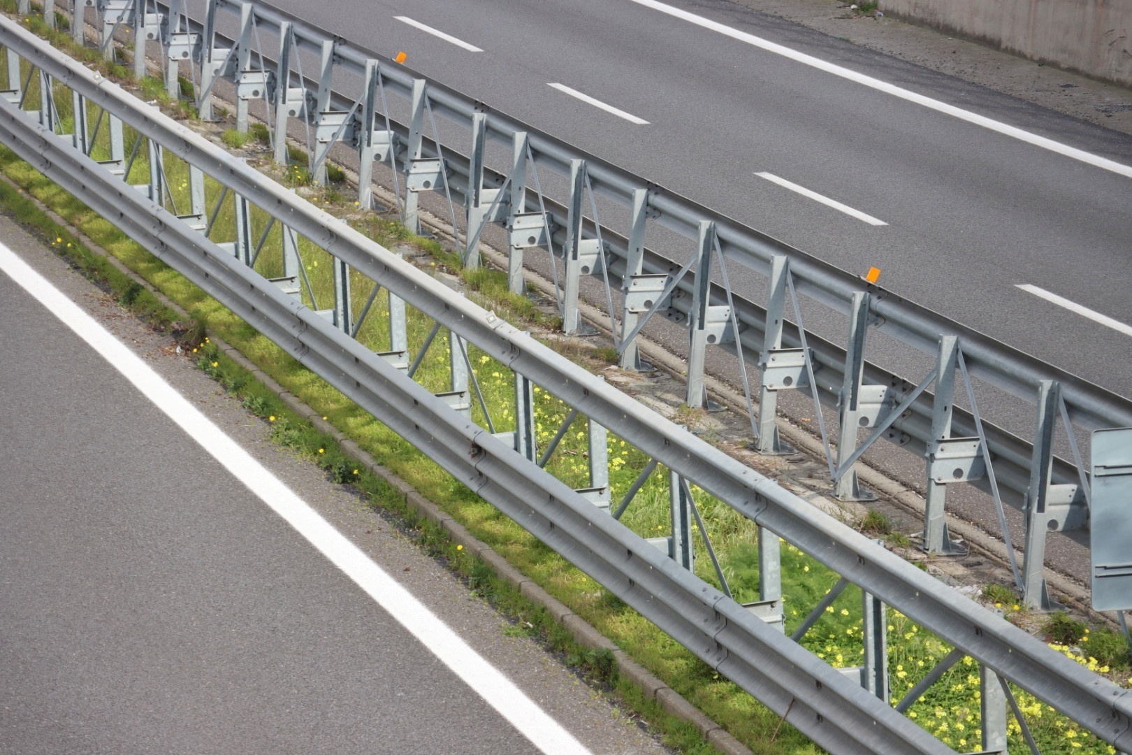 barriere guardrail autostrada