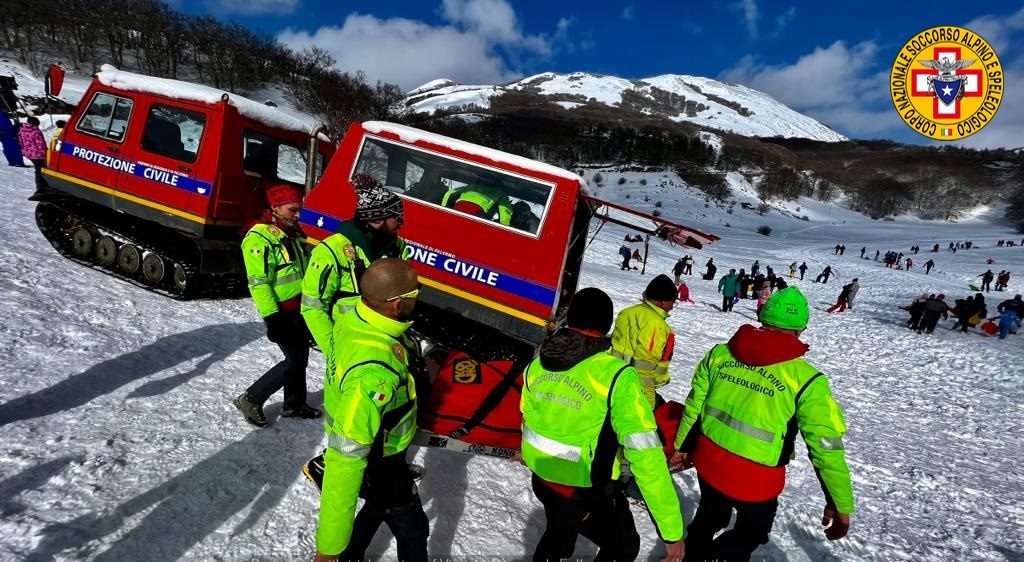 soccorso sulla neve protezione civile soccorso alpino speleologico