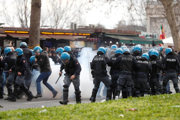 Tensione prima d Lazio-Roma