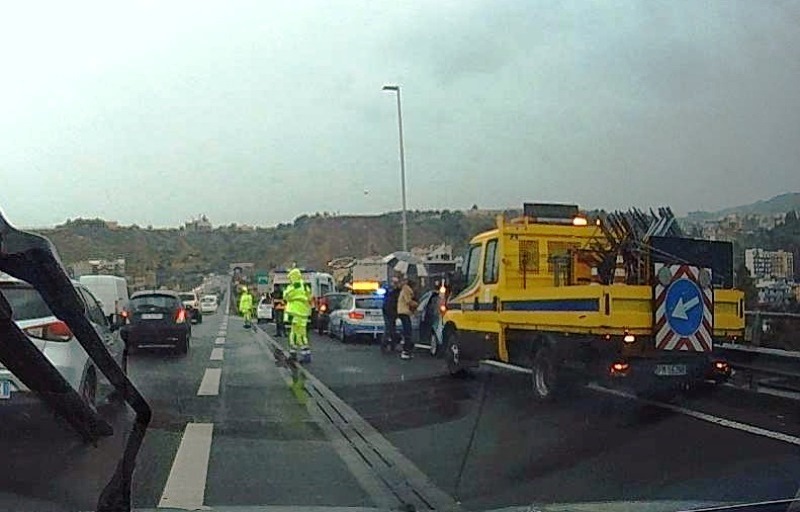 incidente autostrada polizia stradale ambulanza