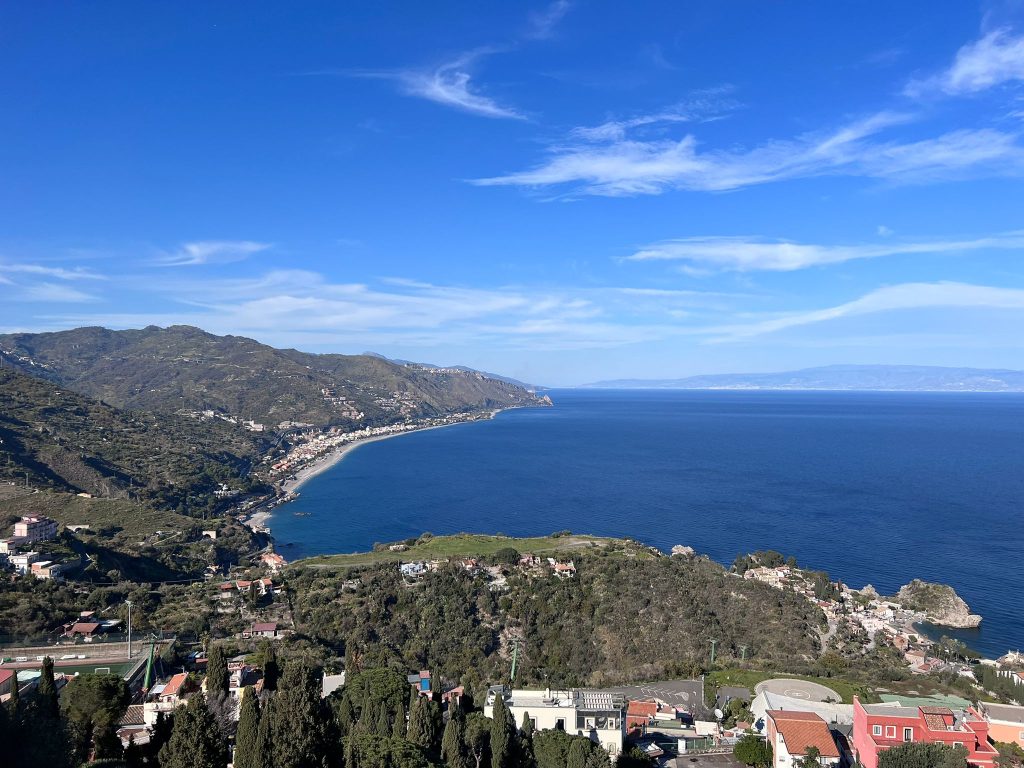 panorama taormina sicilia messina calabria stretto