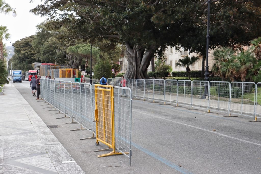 Allestimento arrivo Giro di Reggio Calabria via Marina